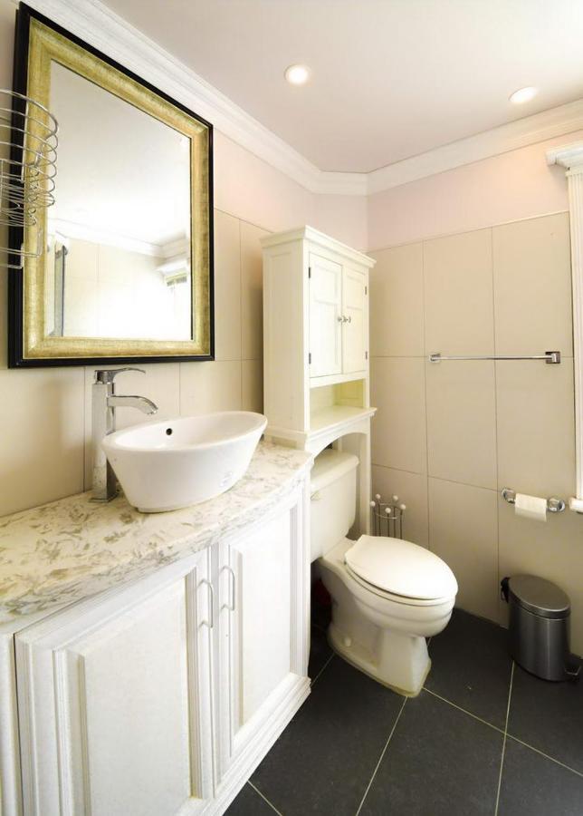Salmon Magwood Guesthouse Toronto Extérieur photo